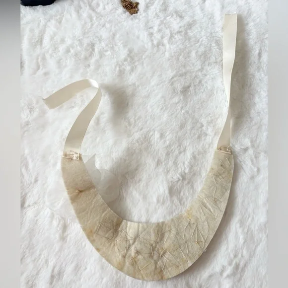 5/$25 🩷 Vintage Elegant Cream and Brown Beaded Rhinestone Bib Necklace - Picture 5 of 5